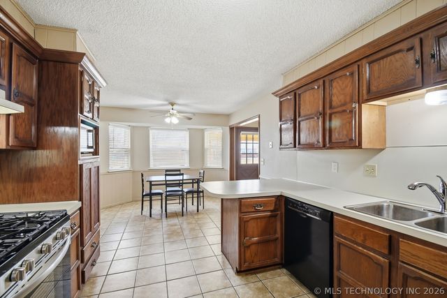 2826 S 138th East Avenue, Tulsa, OK 74134