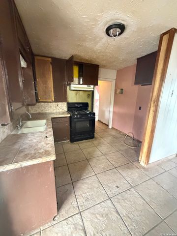 610 BROOKVIEW DR, San Antonio, TX 78213
