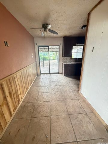 610 BROOKVIEW DR, San Antonio, TX 78213