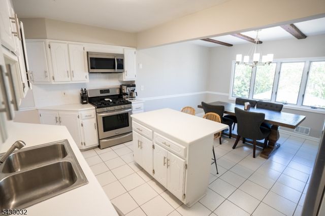 241 Coupe Pl, North Arlington Boro, NJ 07031