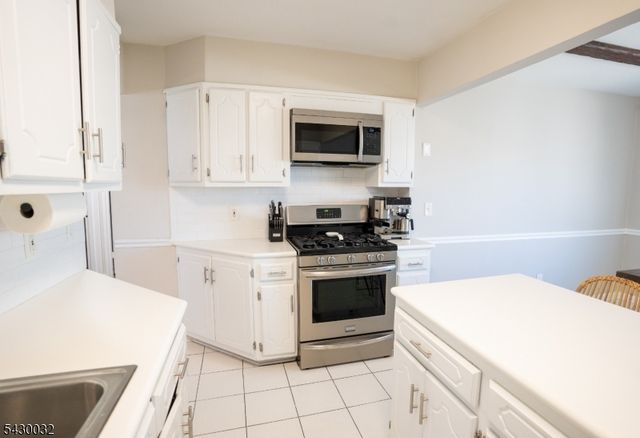 241 Coupe Pl, North Arlington Boro, NJ 07031