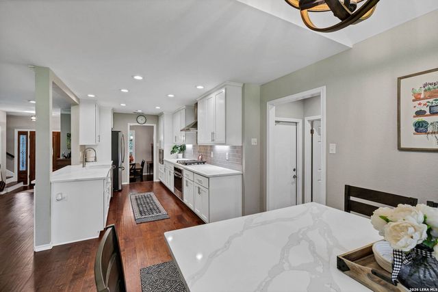 9207 Bigbury, San Antonio, TX 78254