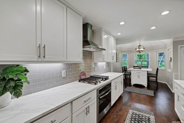 9207 Bigbury, San Antonio, TX 78254