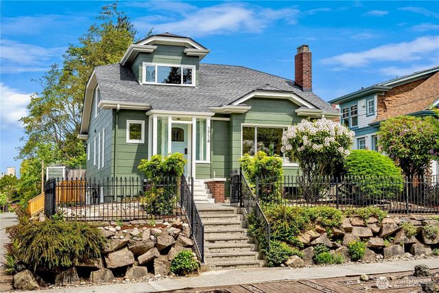 1716 N 43rd Street, Seattle, WA 98103