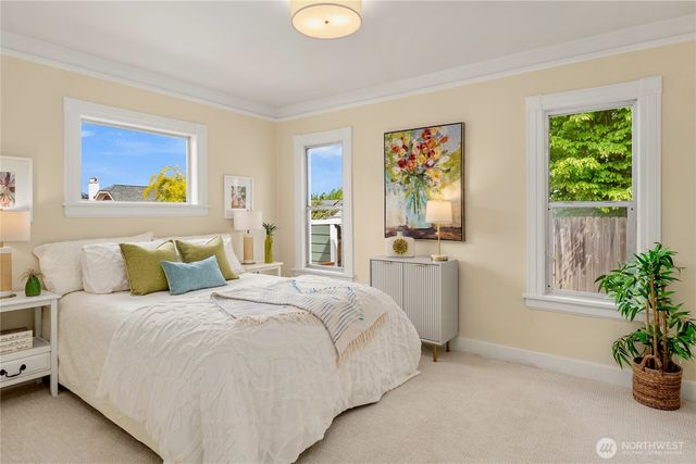 1716 N 43rd Street, Seattle, WA 98103