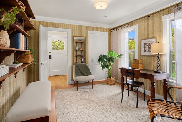 1716 N 43rd Street, Seattle, WA 98103