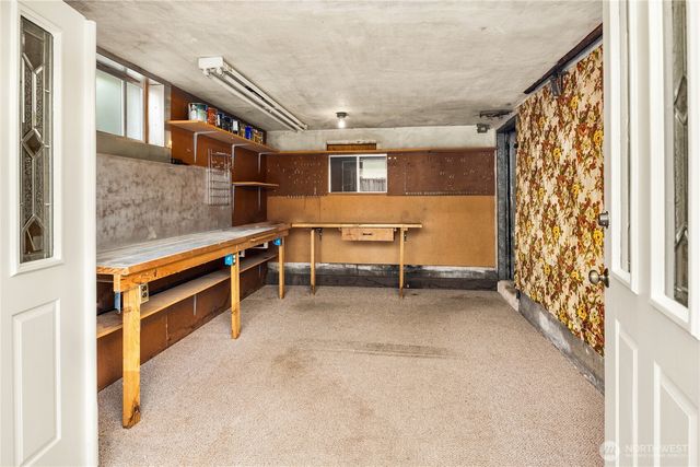1716 N 43rd Street, Seattle, WA 98103