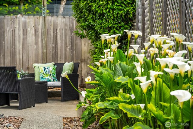 1716 N 43rd Street, Seattle, WA 98103