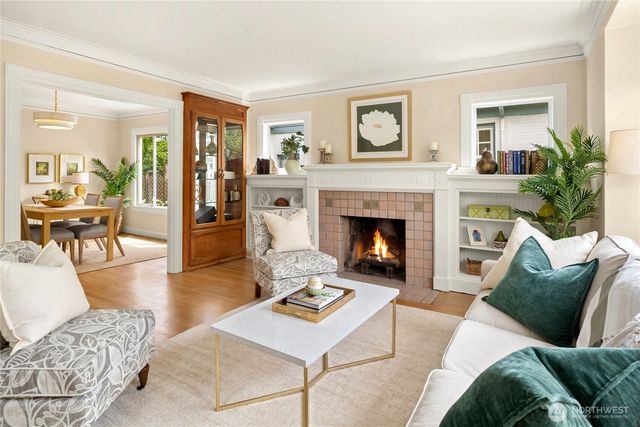 1716 N 43rd Street, Seattle, WA 98103