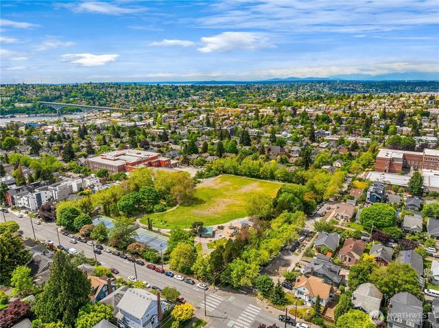 1716 N 43rd Street, Seattle, WA 98103