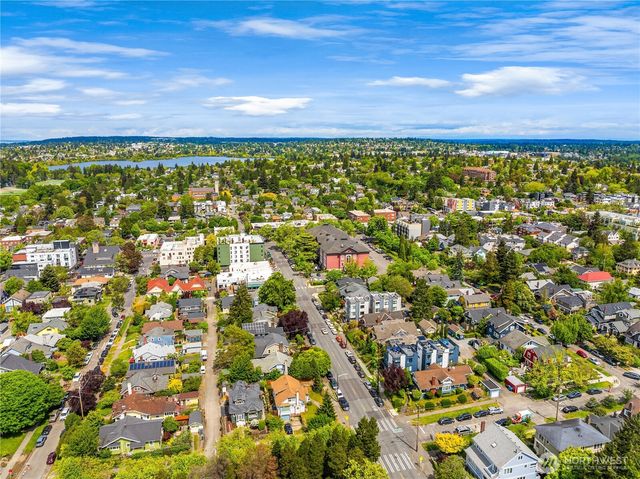 1716 N 43rd Street, Seattle, WA 98103