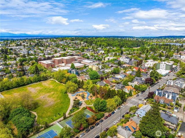 1716 N 43rd Street, Seattle, WA 98103