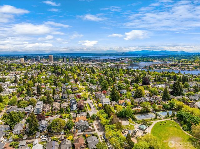1716 N 43rd Street, Seattle, WA 98103
