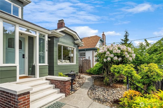 1716 N 43rd Street, Seattle, WA 98103