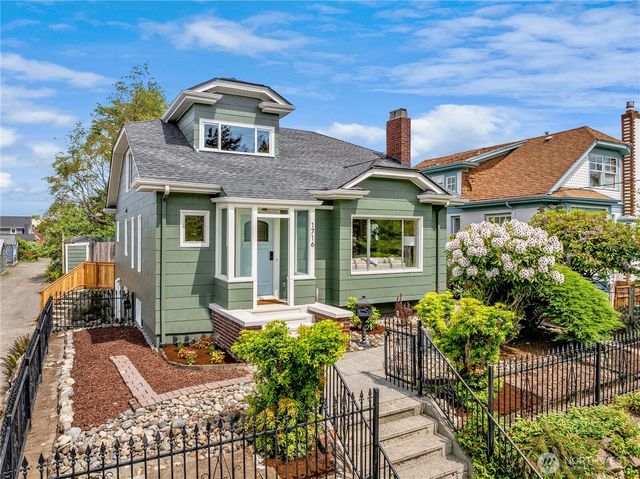 1716 N 43rd Street, Seattle, WA 98103