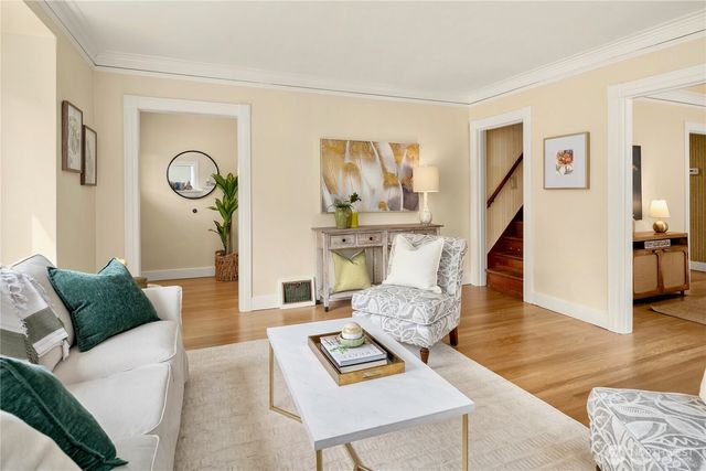 1716 N 43rd Street, Seattle, WA 98103