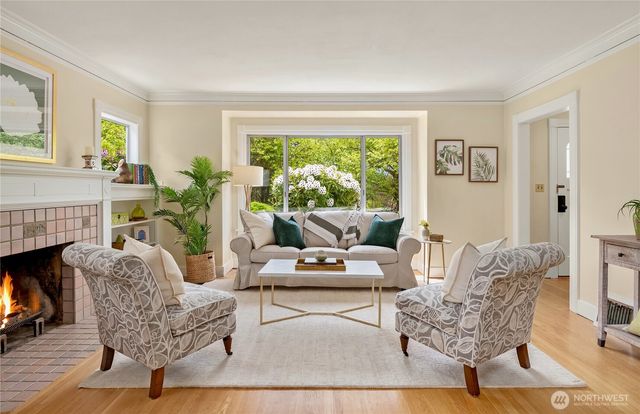 1716 N 43rd Street, Seattle, WA 98103