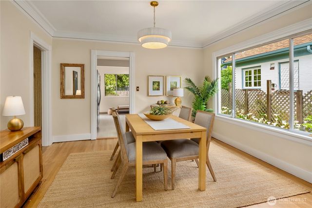 1716 N 43rd Street, Seattle, WA 98103