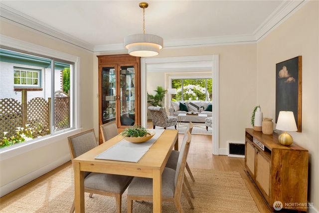 1716 N 43rd Street, Seattle, WA 98103