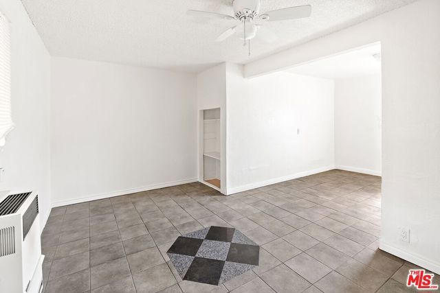 9234 Graham Avenue, Los Angeles, CA 90002