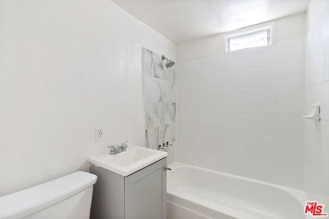 9234 Graham Avenue, Los Angeles, CA 90002