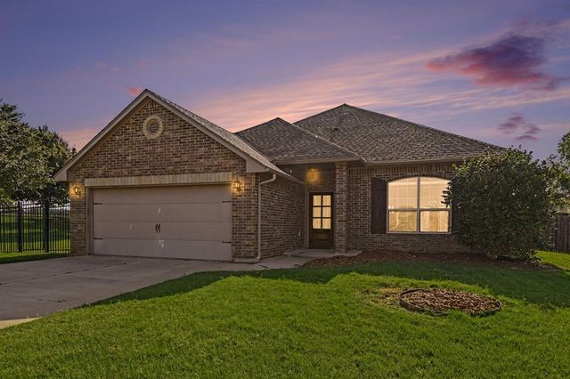 2132 Newbrook Drive, Edmond, OK 73003