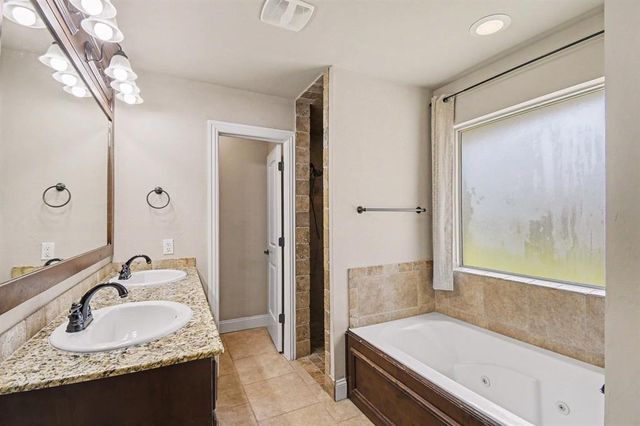 2132 Newbrook Drive, Edmond, OK 73003