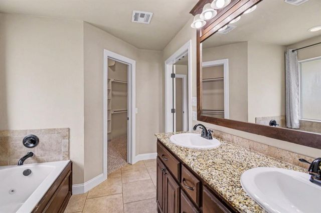 2132 Newbrook Drive, Edmond, OK 73003