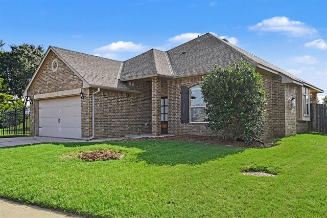 2132 Newbrook Drive, Edmond, OK 73003