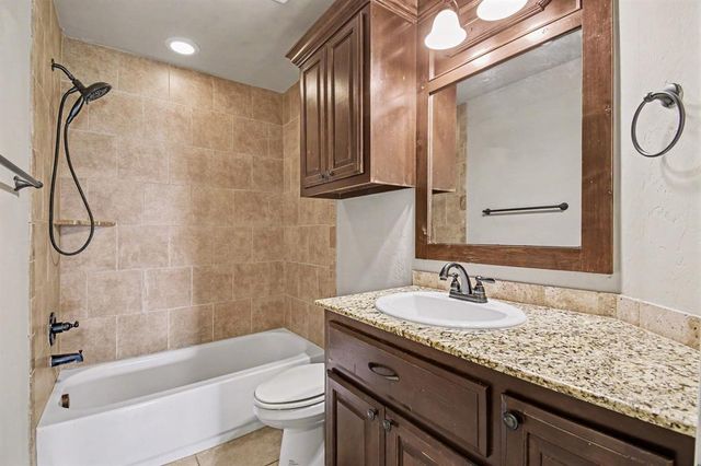 2132 Newbrook Drive, Edmond, OK 73003