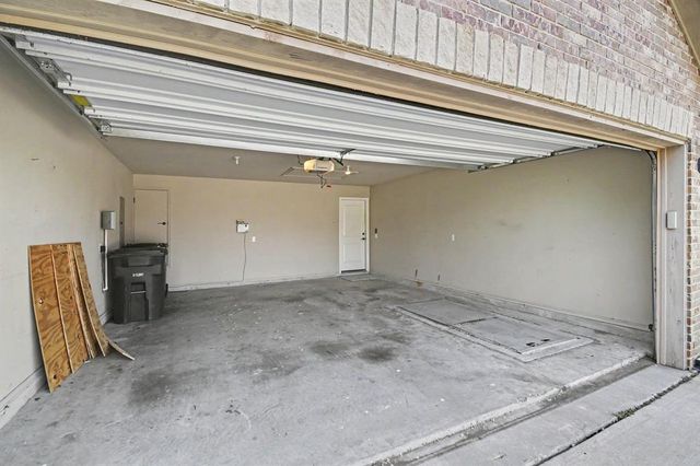 2132 Newbrook Drive, Edmond, OK 73003