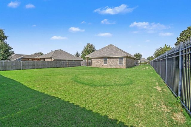 2132 Newbrook Drive, Edmond, OK 73003