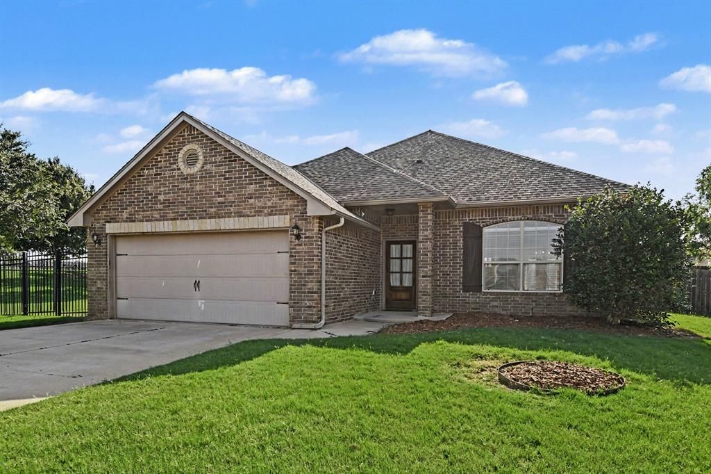 2132 Newbrook Drive, Edmond, OK 73003