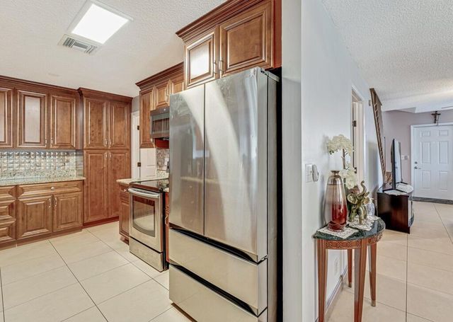 10293 Boynton Place Circle, Boynton Beach, FL 33437