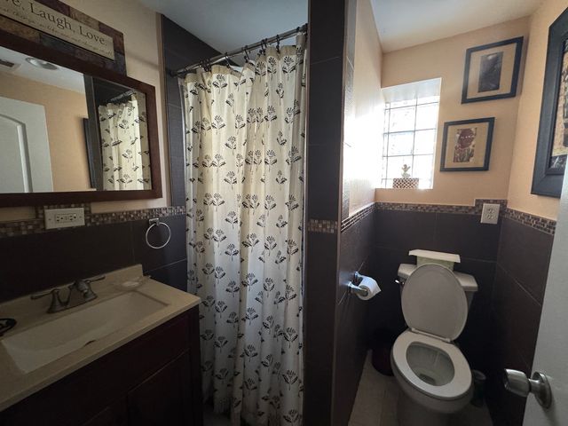 7249 S Calumet Avenue, Chicago, IL 60619