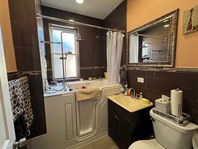 7249 S Calumet Avenue, Chicago, IL 60619