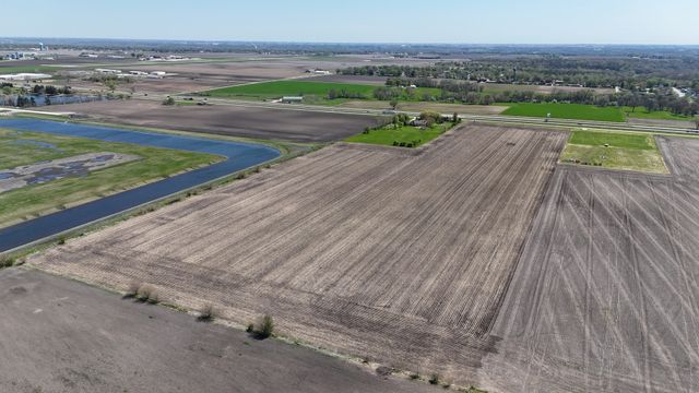 00 1500 North Avenue, Peru, IL 61354