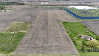 00 1500 North Avenue, Peru, IL 61354