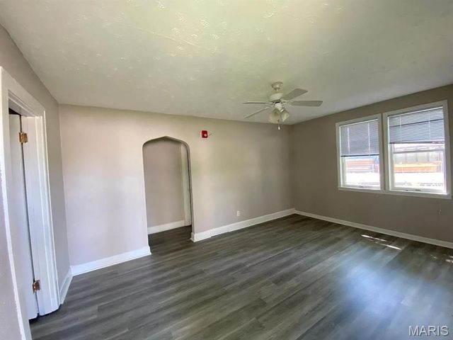 30 S 21st Street, Belleville, IL 62226