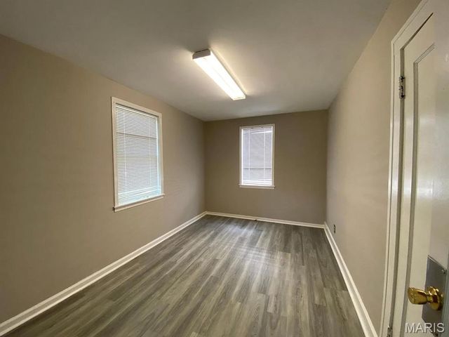 30 S 21st Street, Belleville, IL 62226