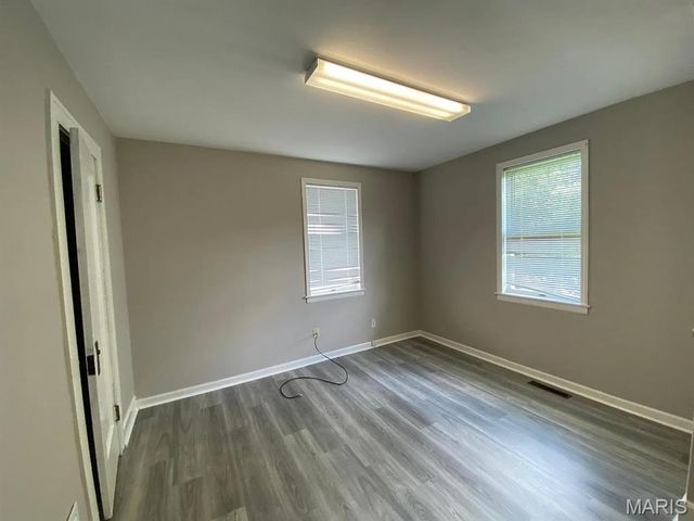 30 S 21st Street, Belleville, IL 62226