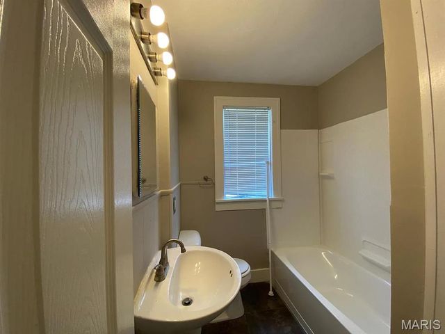 30 S 21st Street, Belleville, IL 62226