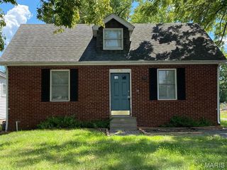 30 S 21st Street, Belleville, IL 62226