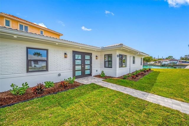 370 59TH AVENUE, St Pete Beach, FL 33706