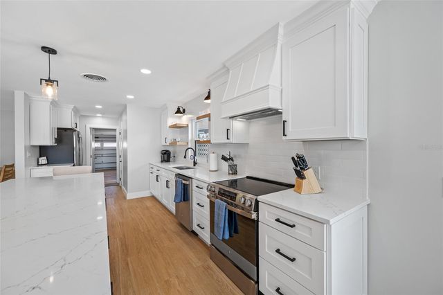 370 59TH AVENUE, St Pete Beach, FL 33706