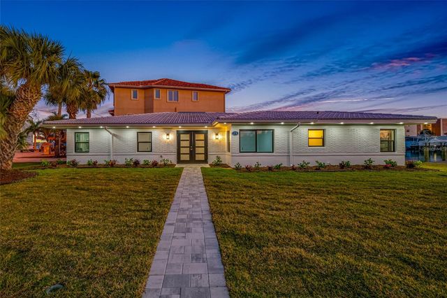 370 59TH AVENUE, St Pete Beach, FL 33706