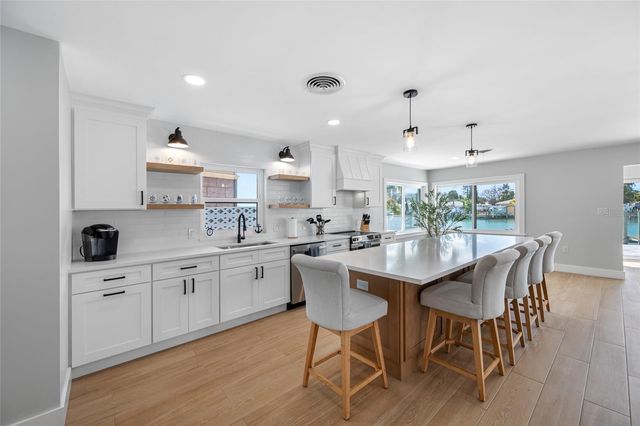 370 59TH AVENUE, St Pete Beach, FL 33706