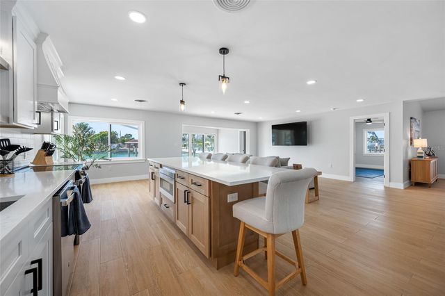 370 59TH AVENUE, St Pete Beach, FL 33706