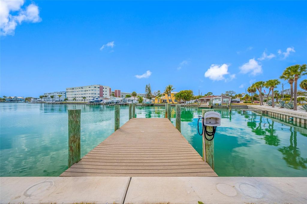 370 59TH AVENUE, St Pete Beach, FL 33706