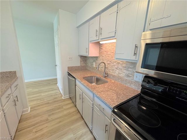 741 W Ocean View Ave Apt B, Norfolk, VA 23503
